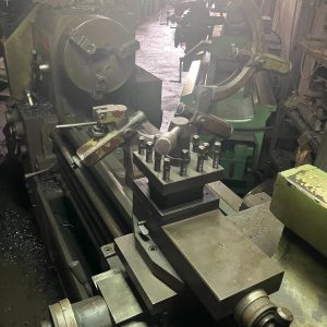 中古車床 - 台中精機 傳統車床(共用牙箱)   580 X 1500